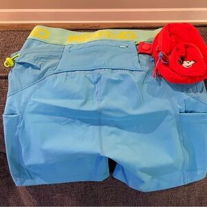 NWT Outdoor Voices Light Blue Athletic Shorts with Yellow Waistband - Medium